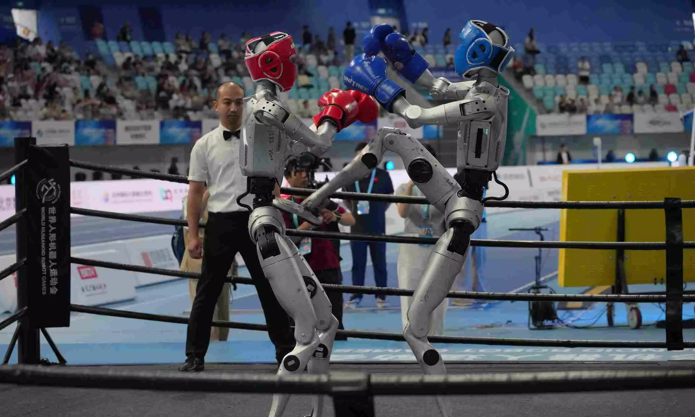 Robots beat Bolt, break records and even do Ronaldo’s ‘Siuuu’ at Beijing games Robots beat Bolt, break records and even do Ronaldo’s ‘Siuuu’ at Beijing games