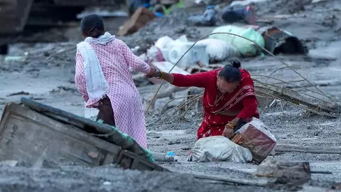 Nepal floods: Death toll reaches 788; Indian forensic team helps identify bodies Nepal floods: Death toll reaches 788; Indian forensic team helps identify bodies