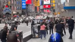 Knife-wielding woman kills 1 in Times Square, shot dead by police Knife-wielding woman kills 1 in Times Square, shot dead by police