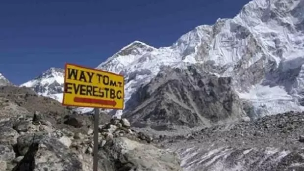 Why bringing the dead down from Everest and similar high altitudes remains a challenge