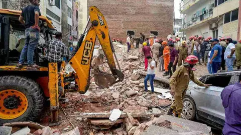 Satya Niketan building housing boys’ PG collapses; several students feared trapped Satya Niketan building housing boys’ PG collapses; several students feared trapped