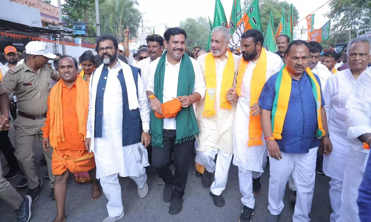 BJP’s Bellary padayatra: Fight against govt exposes cracks in Opposition unity BJP’s Bellary padayatra: Fight against govt exposes cracks in Opposition unity