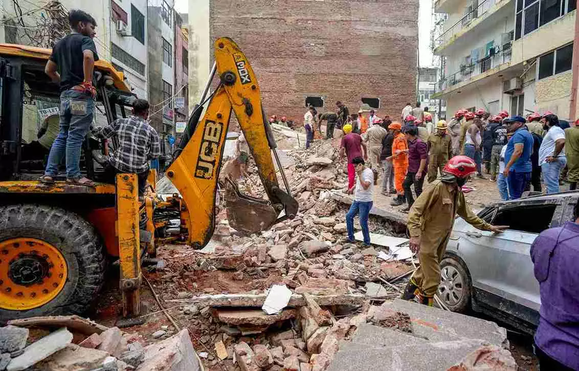 Satya Niketan building housing boys’ PG collapses; several students feared trapped Satya Niketan building housing boys’ PG collapses; several students feared trapped