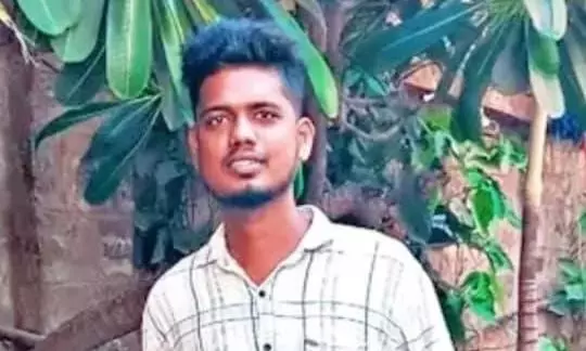 The deceased has been identified as Iraiyanbu, a resident of Chelliamman Kovil Street in Kattankulathur The deceased has been identified as Iraiyanbu, a resident of Chelliamman Kovil Street in Kattankulathur