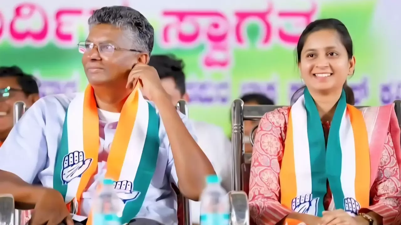 Satish Jarkiholi, Priyanka Jarkiholi