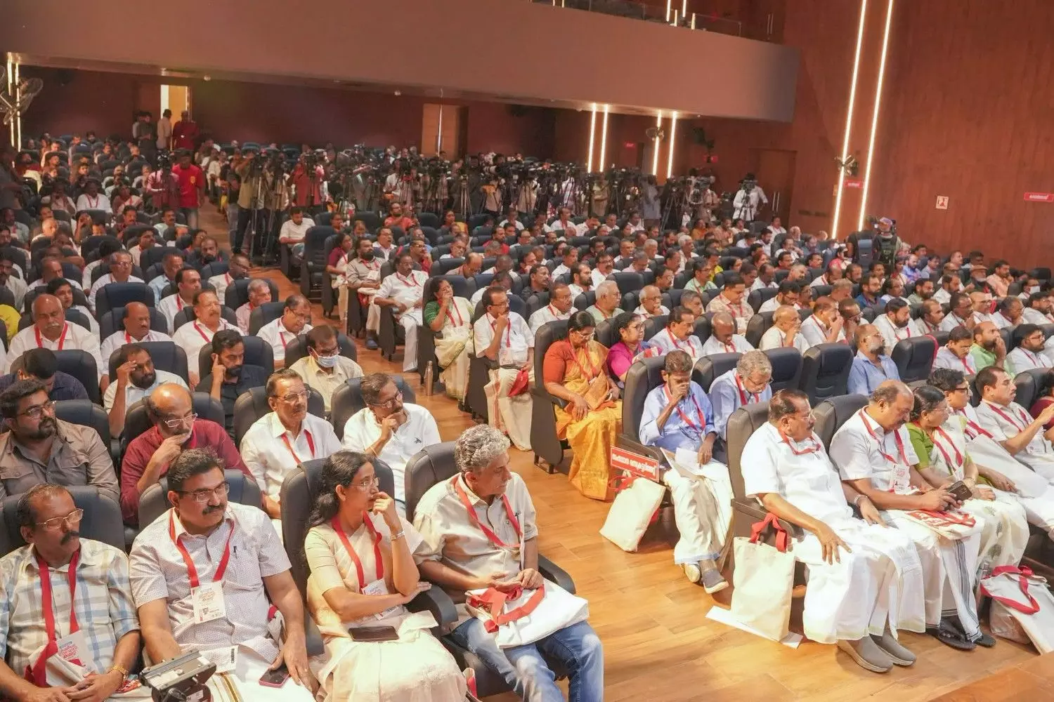 CPI(M) CPI(M)