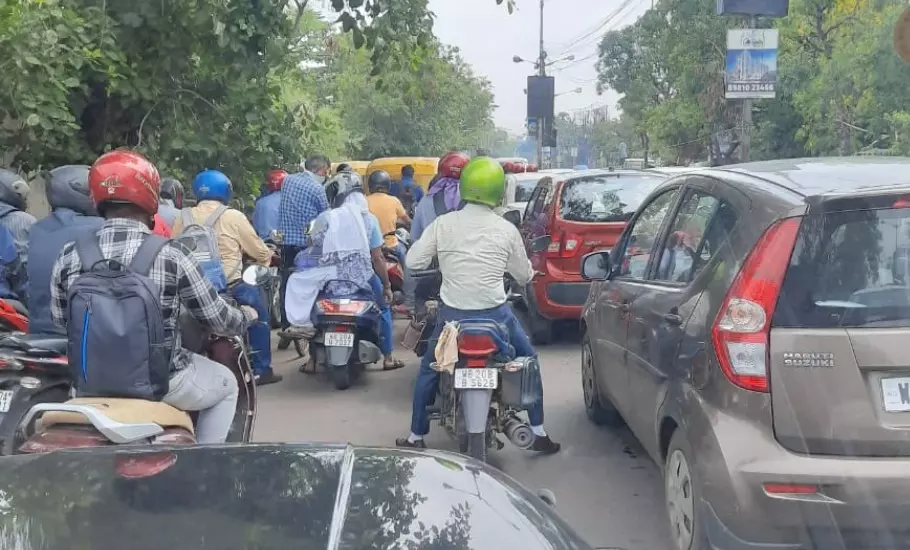 Kolkata, traffic jam, coronavirus, COVID-19, Lockdown, Unlock-1, West Bengal Kolkata, traffic jam, coronavirus, COVID-19, Lockdown, Unlock-1, West Bengal