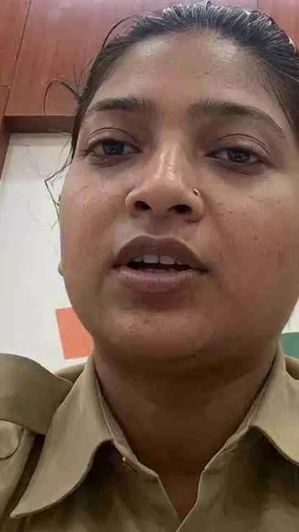 IPS officer Bushra Bano’s sudden transfer sparks row over faith-linked video IPS officer Bushra Bano’s sudden transfer sparks row over faith-linked video
