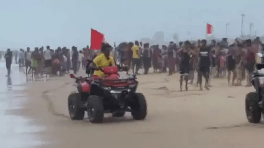 Gusty winds and rainfall in Puri