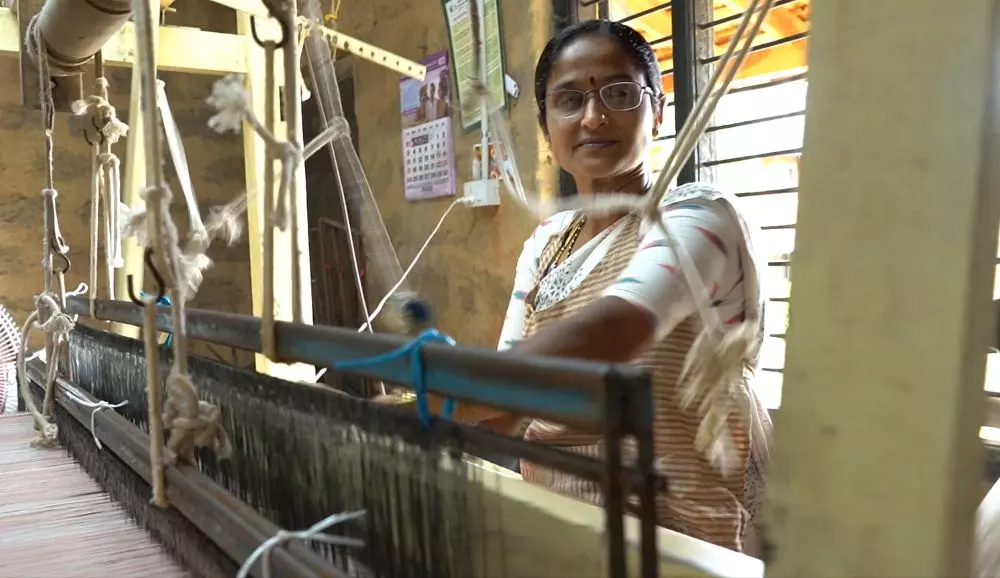 A woman works the loom. Photo: Ramakrishna SC A woman works the loom. Photo: Ramakrishna SC