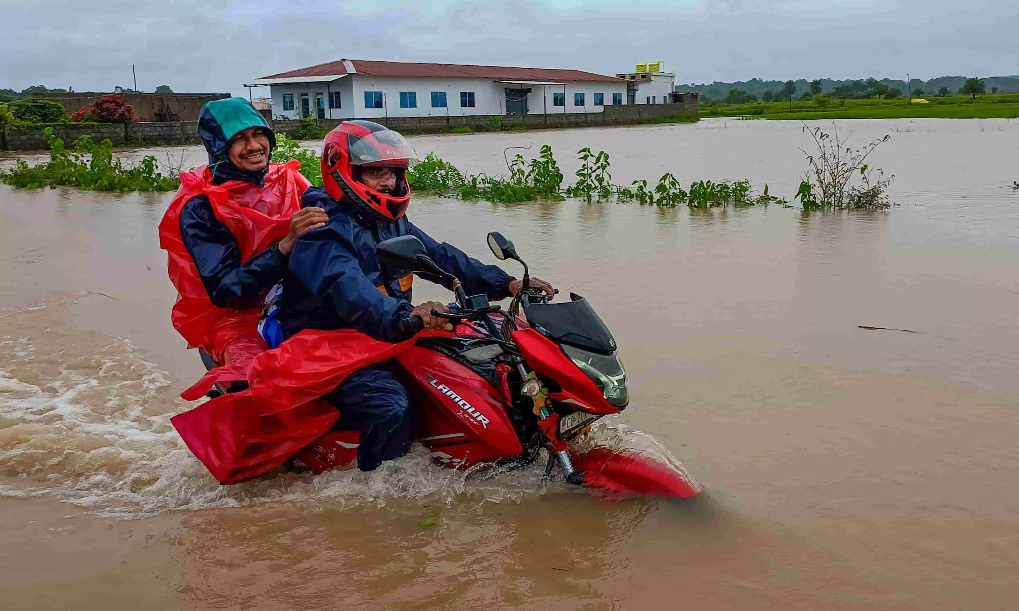NH 30 flooded after heavy rains in Chhattisgarh NH 30 flooded after heavy rains in Chhattisgarh