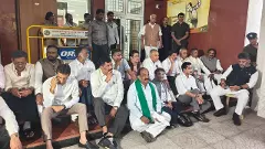 DKS, ministers squat outside SEC office, allege Form 7 misuse, voter-deletion plan