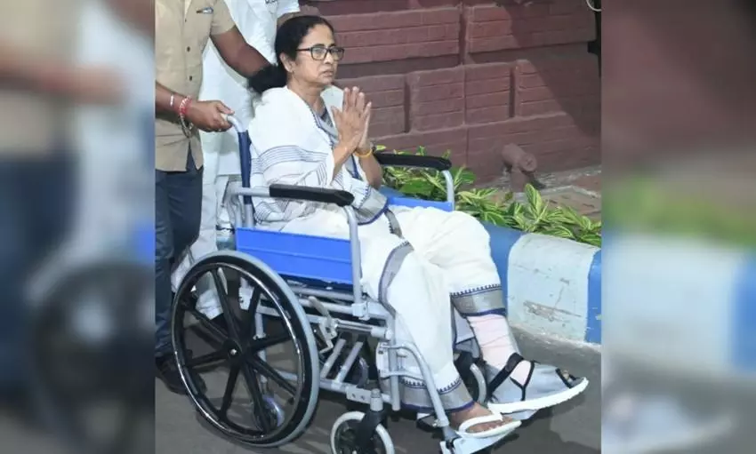 CID busy investigating Mamata’s 2021 injury that CM calls ‘fake’; govt to launch probe CID busy investigating Mamata’s 2021 injury that CM calls ‘fake’; govt to launch probe