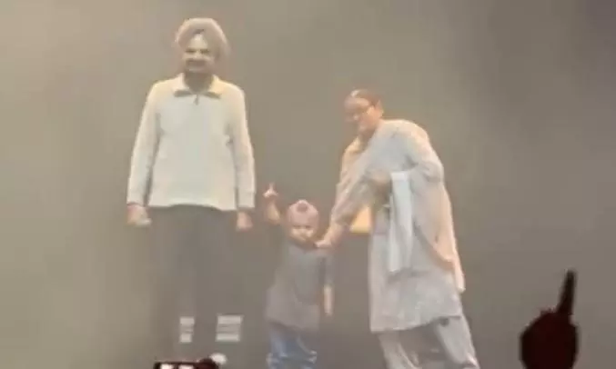 Sidhu Moosewalas brother and parents at Toronto concert Sidhu Moosewalas brother and parents at Toronto concert