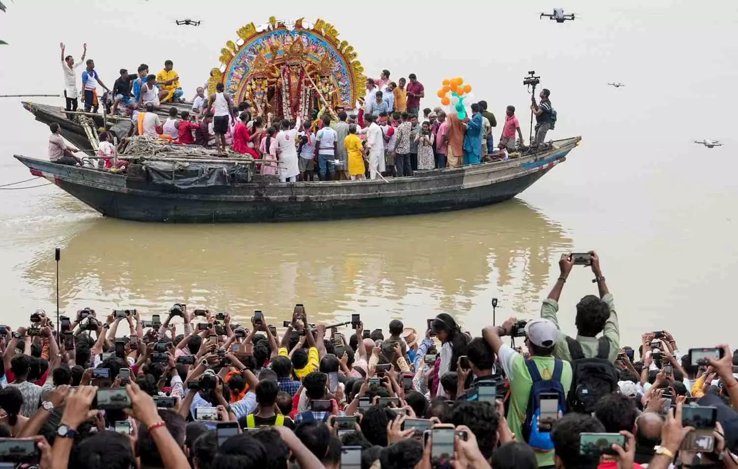 immersion of goddess Durga idol in Kolkata immersion of goddess Durga idol in Kolkata
