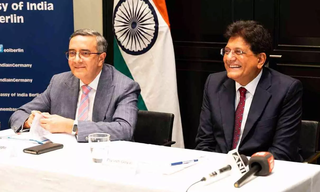 Piyush Goyal (Right) Piyush Goyal (Right)